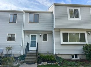 85 Shady Ln, Hamburg, NJ 07419