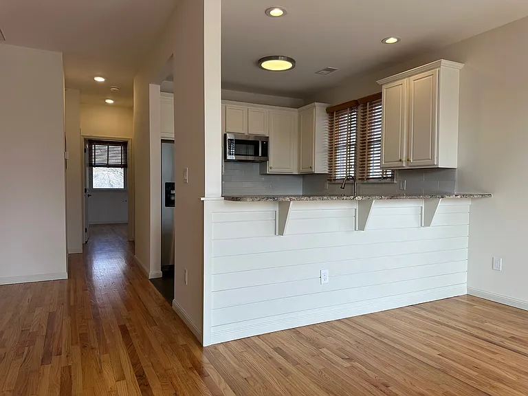 865 Arnold Ave — Photo 4