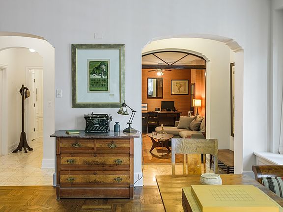 5th image of 421 W Melrose St #21AD