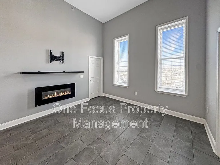 1064 Mill St #5 — Photo 6
