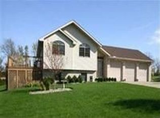 925 Sundew Dr, Westville, IN 46391