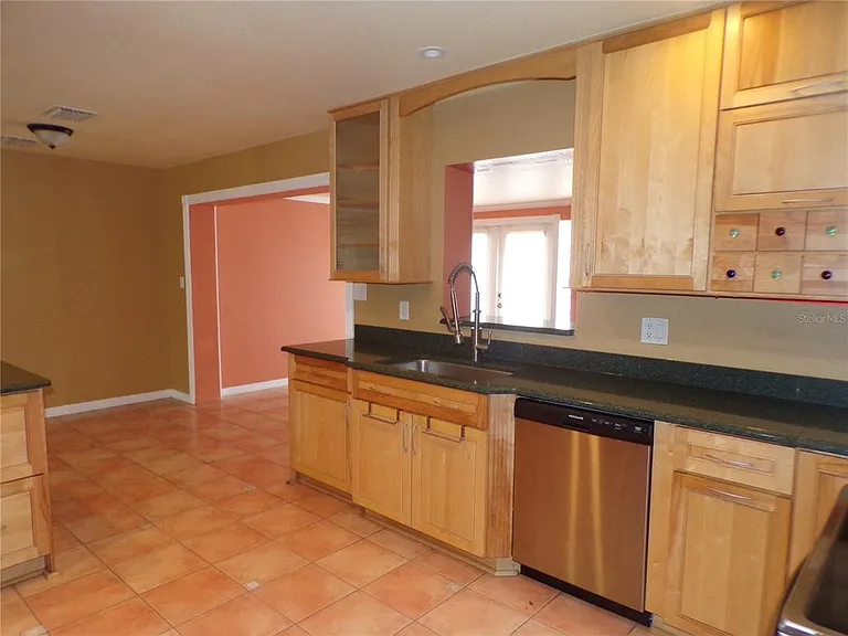 270 Belaire Ct — Photo 21