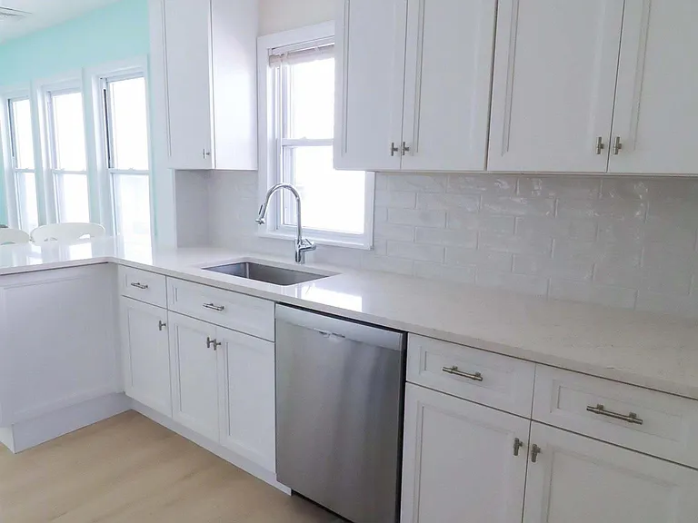 129 N Derby Ave #AUGUST — Photo 7