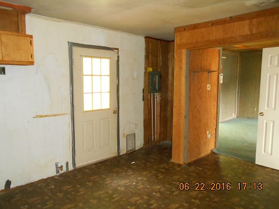 4th image of 190 Southland Dr