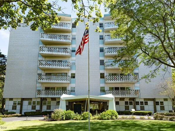 275 N Portage Path APT 5F, Akron, OH 44303