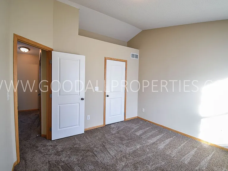 15211 Greenbelt Dr — Photo 8