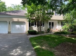 16 Rickland Dr, Randolph, NJ 07869