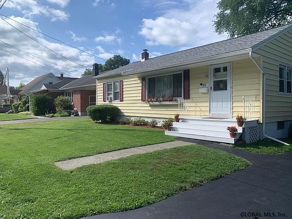 3rd image of 30 Pleasantview Ave