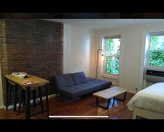 4th image of 226 E 18th St APT 4B