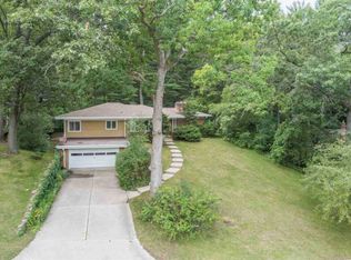 1019 Saint Lawrence Dr, Green Bay, WI 54311