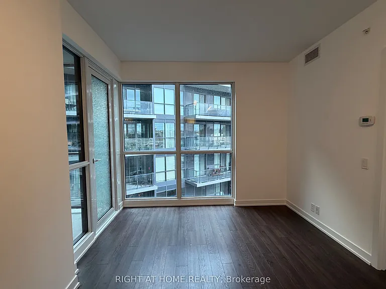 10 Park Lawn Rd #522 — Photo 20