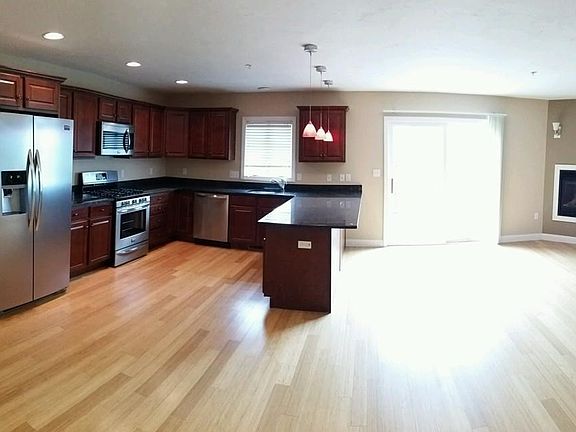 5th image of 39 Terry Ln
