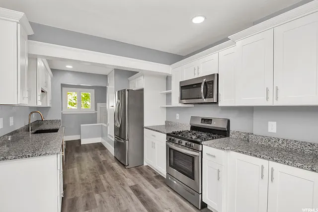 2849 Liberty Ave — Photo 4