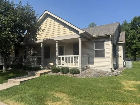 609 Vine Ln, Monticello, MN 55362