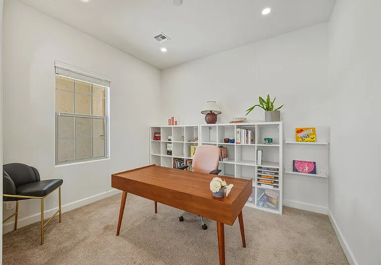 3930 E Iris Dr — Photo 9