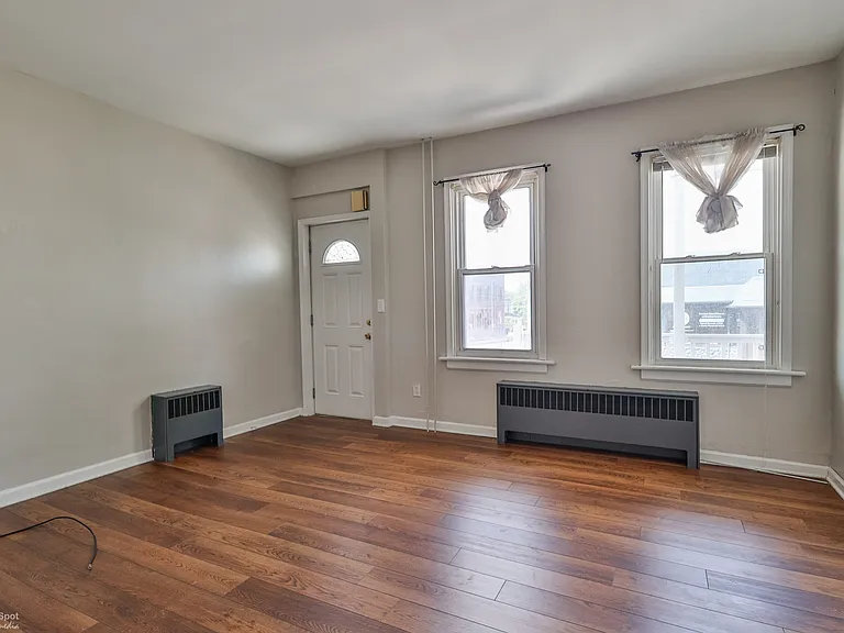 805 Main St — Photo 10