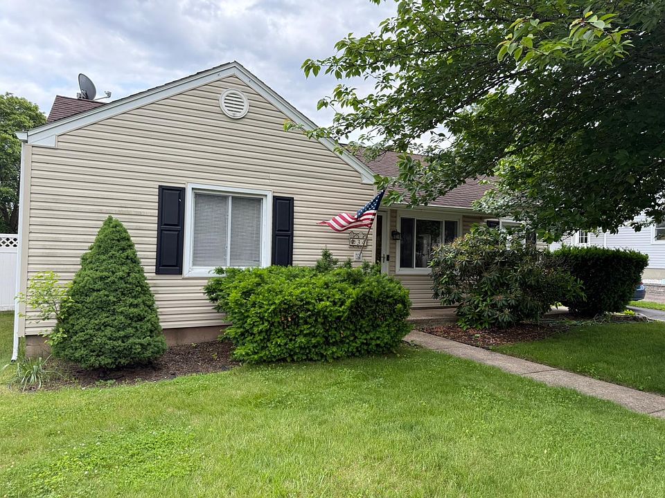 1st image of 34 Walnut St