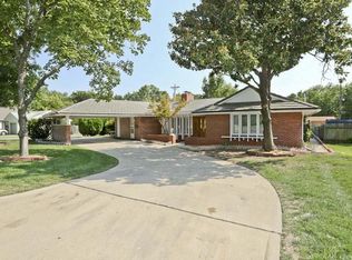 1819 E 12th Ave, Winfield, KS 67156