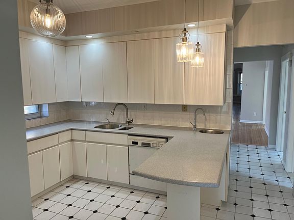 4th image of 6214 N Magnolia Ave APT 2
