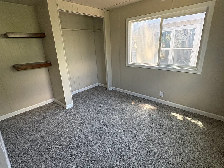 524 E Elgin St — Photo 12