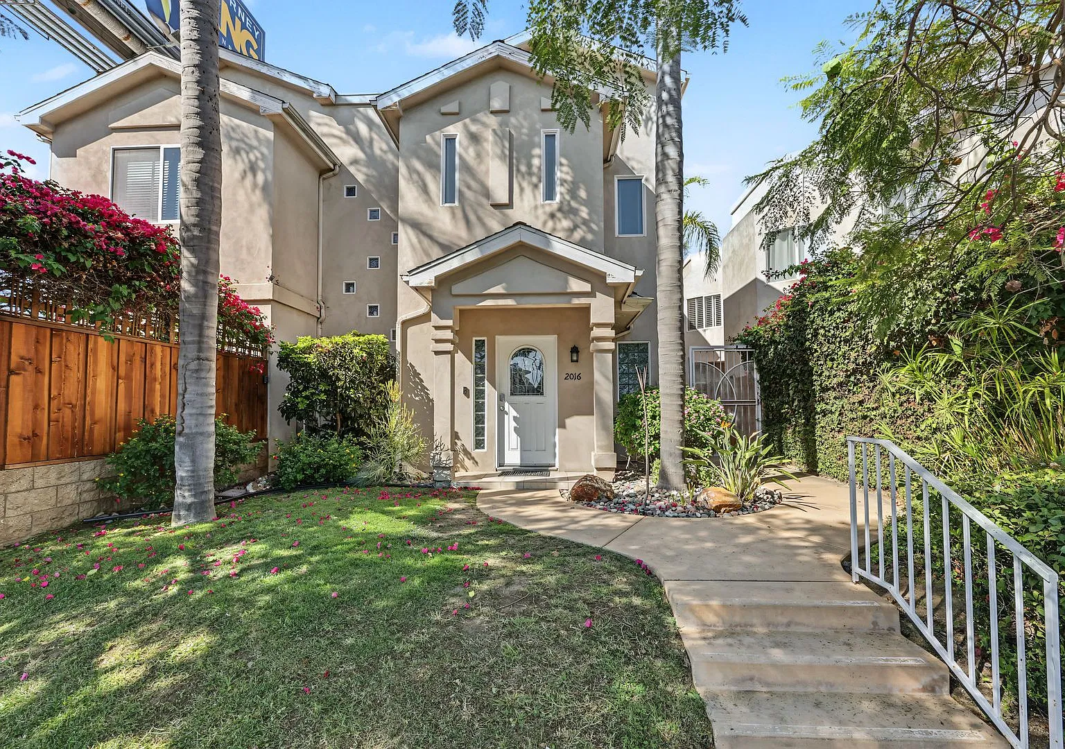 2 bed, 2.0 bath, $5,000 — Photo 2