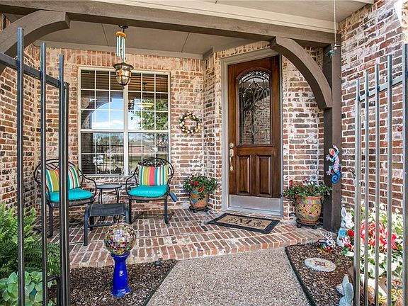 3rd image of 504 Cypress Ct