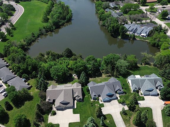 3rd image of 109 Teton Ct