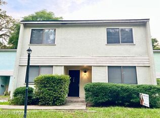 720 Oaks Plantation Dr, Jacksonville, FL 32211