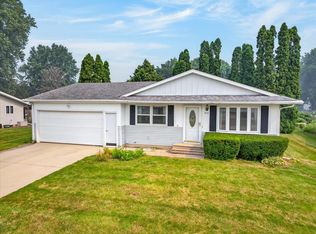 618 Jefferson St, Deforest, WI 53532