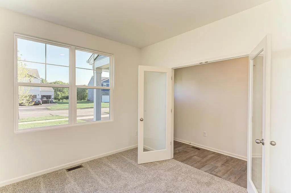 4 bed, 2.5 bath, 2600 sqft, $3,800 — Photo 4