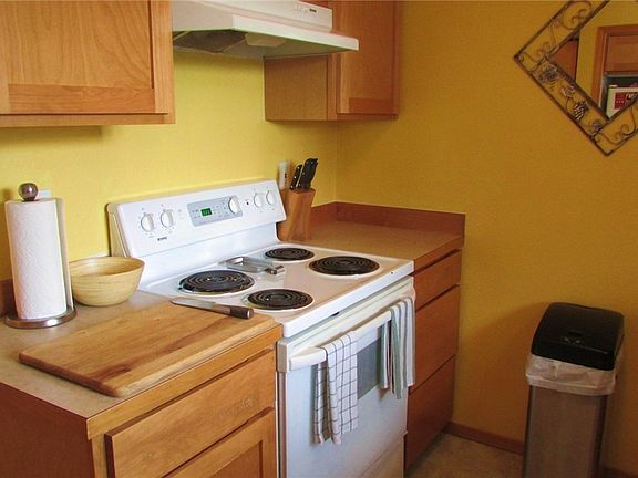 4th image of 700 Ford Ave APT 14