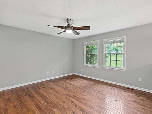 5th image of 107 Ross Dr