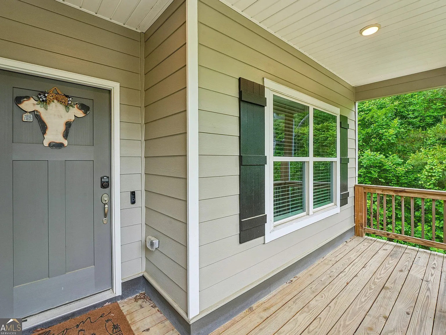 4 bed, 2.5 bath, 2193 sqft, $2,500 — Photo 2