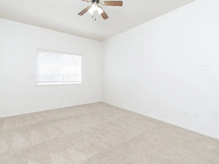 4902 Selenite Ct — Photo 13