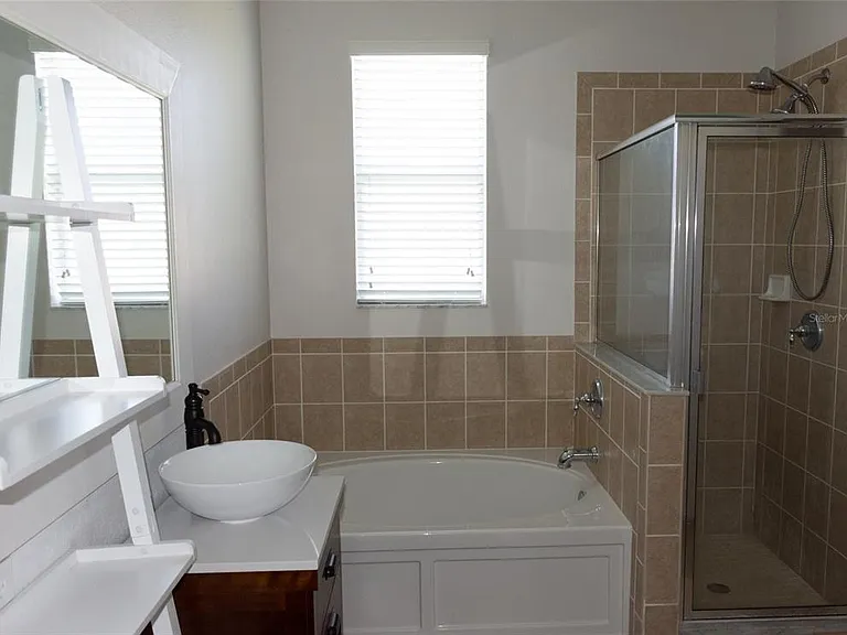 2504 Ladoga Dr — Photo 20