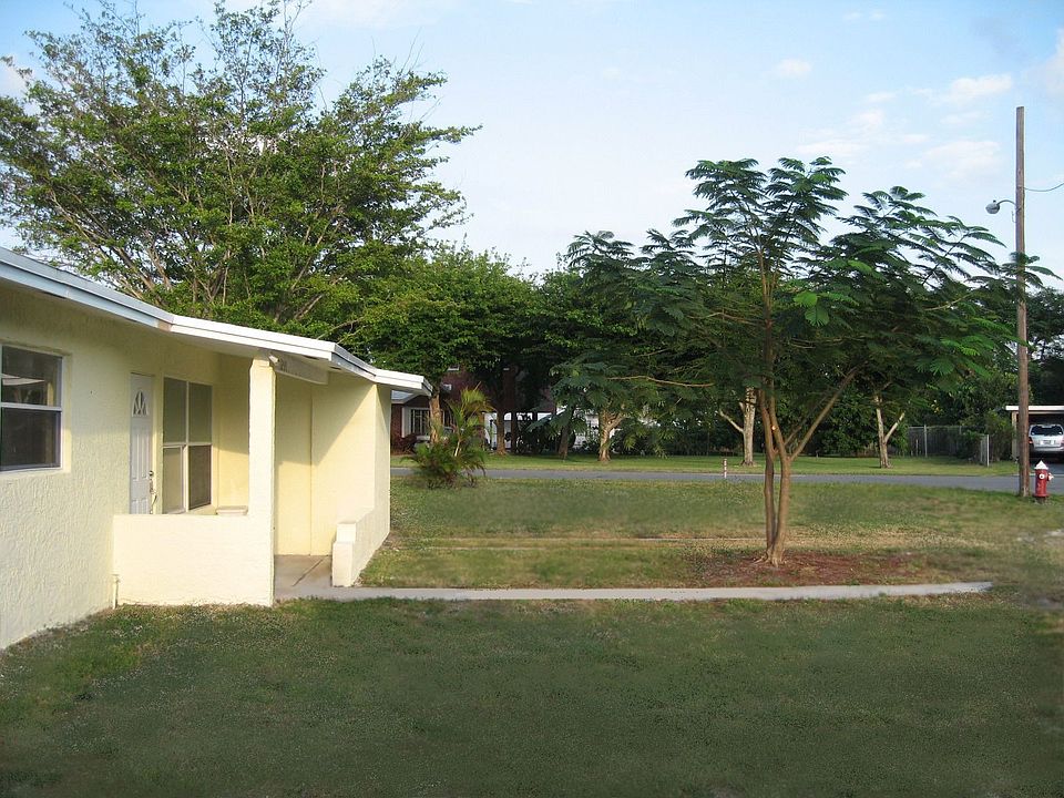 Nice corner lot