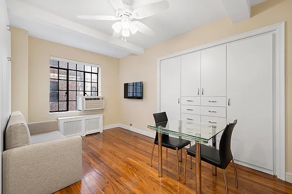 Sold by Douglas Elliman | media 32