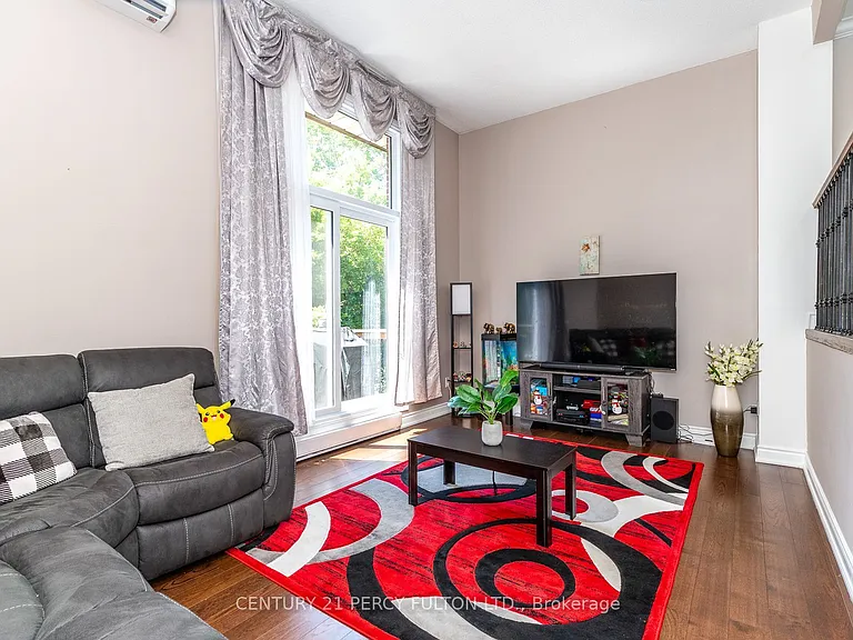 350 Camelot Ct #38 — Photo 6