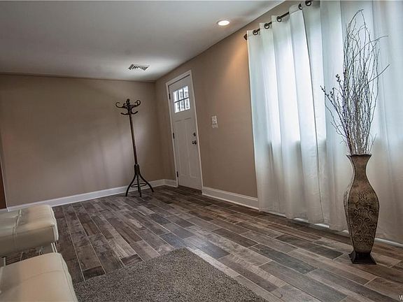 2nd image of 1290 Pierce Ave