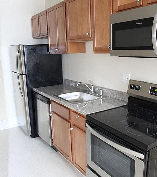 1620 C Street Apartments — Photo 6
