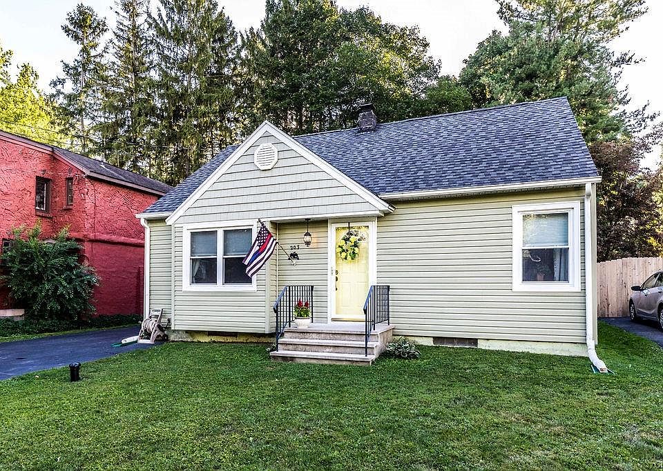 1st image of 203 Homewood Dr