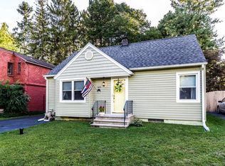 203 Homewood Dr, Fayetteville, NY 13066