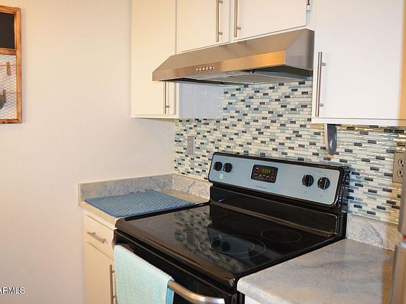 4th image of 3033 E Devonshire Ave Unit 1010