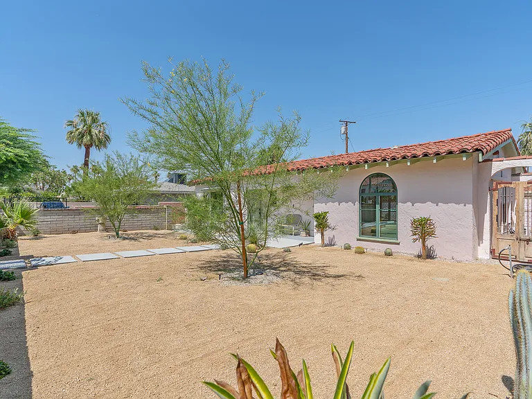 552 S Calle Santa Rosa — Photo 7