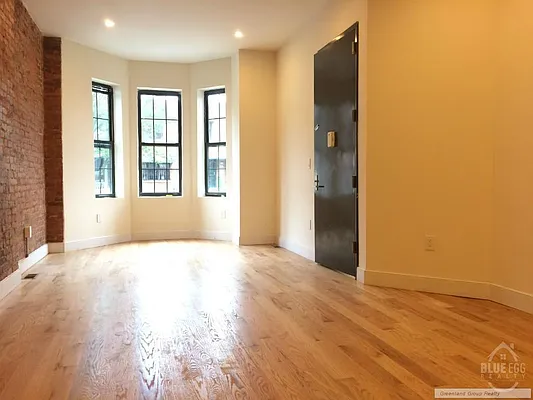 Rented by Blue Egg Realty Corp | media 26