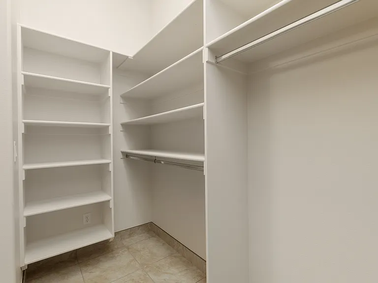 1584 N Raven Ln — Photo 18