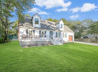 27 Champlin Ave, Bellport, NY 11713
