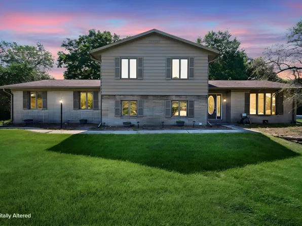 1300 Fairway Dr, Kokomo, IN 46901