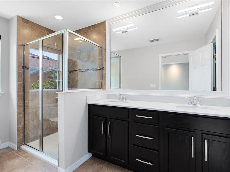 9625 Silver Buttonwood St — Photo 15