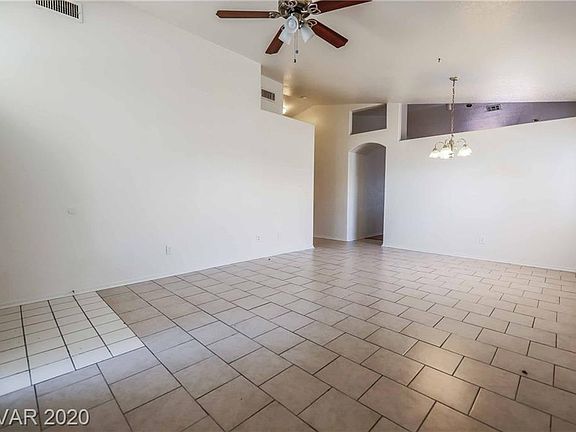 5th image of 623 Wood Rose Ct